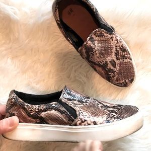 ❌DONATED ❌H& b M snake print slip on sneakers